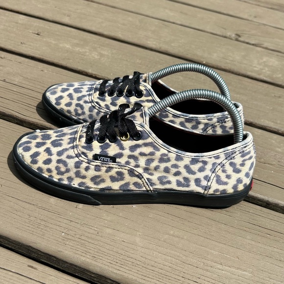 VANS Cheetah Print Lace-Up Sneakers Tan and Grey/Muted Black | Ladies Size 7 - Picture 4 of 8